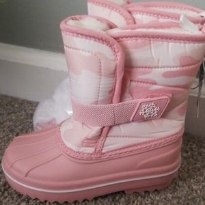 Girls snow boots